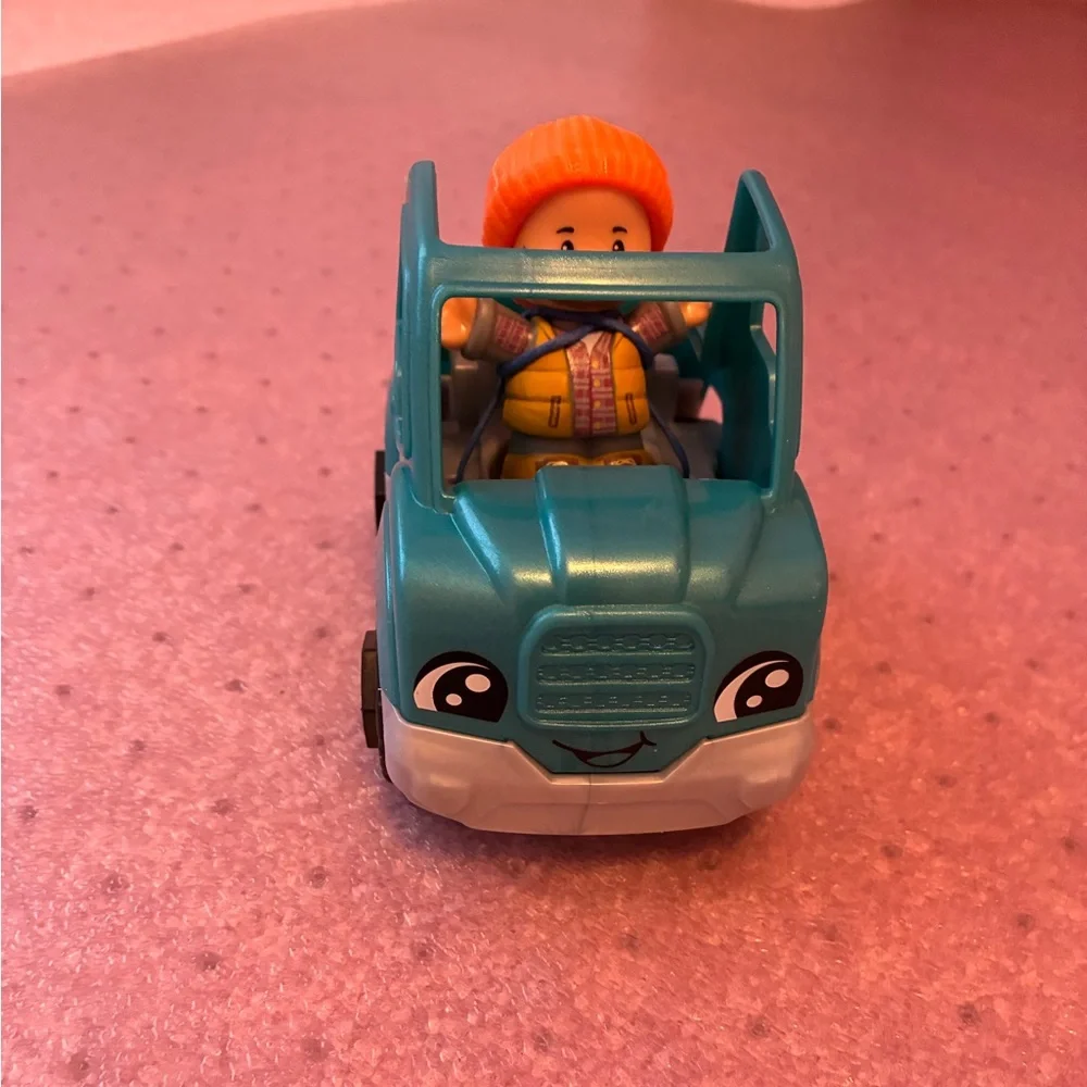 Fisher-Price Toy truck jeep with man NWOT